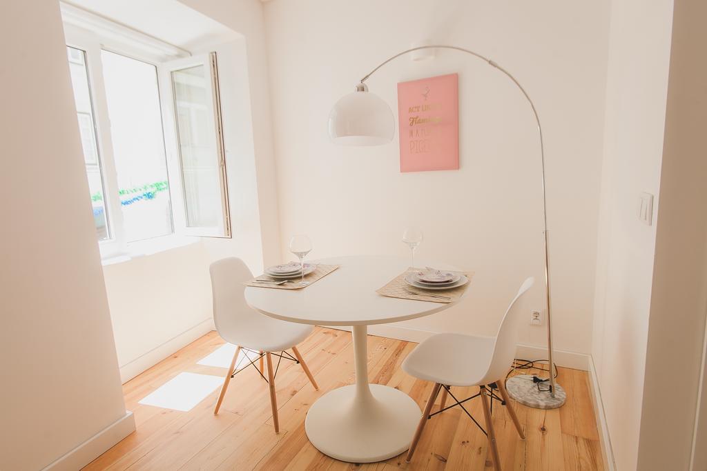 Loving Chiado Apartment Lisbon Room photo